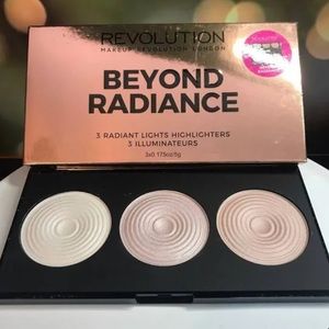 Makeup Revolution ~ 3 Shade Beyond Radiance Highlighter Palette